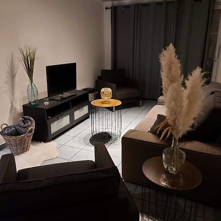 Appartement Rdc Plein Centre Avec Terrasse Visé Exterior foto