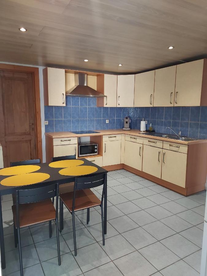 Appartement Rdc Plein Centre Avec Terrasse Visé Exterior foto