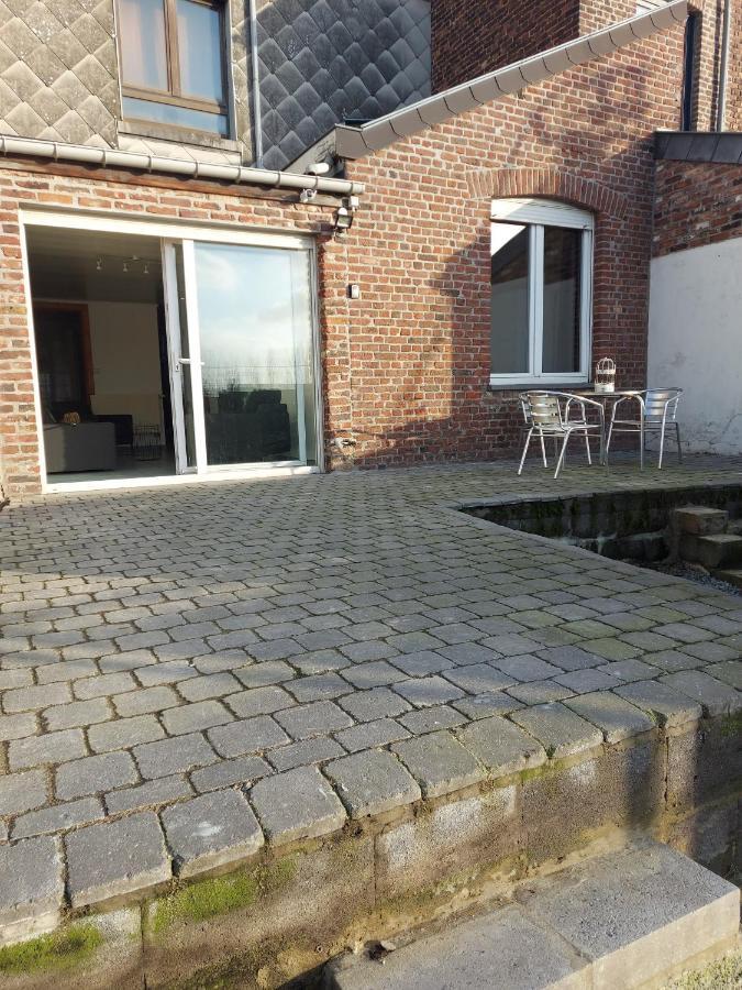 Appartement Rdc Plein Centre Avec Terrasse Visé Exterior foto