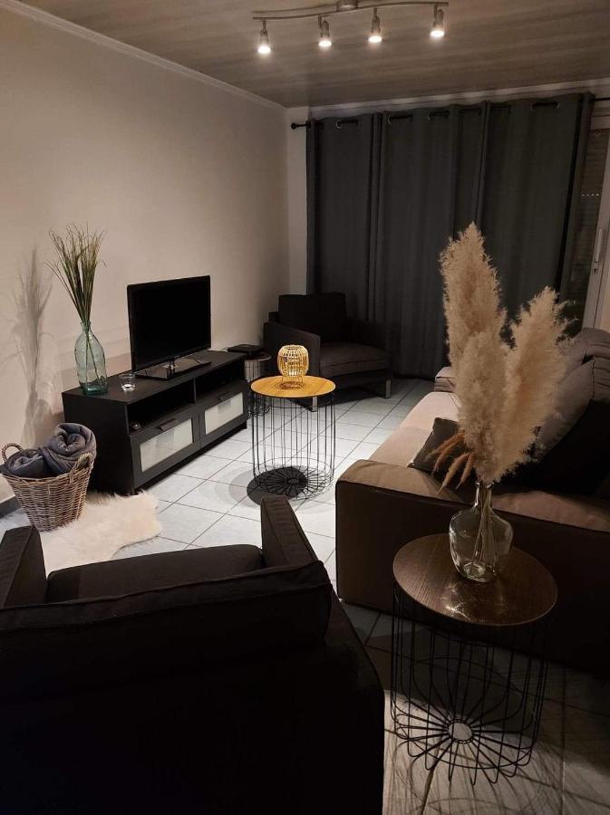 Appartement Rdc Plein Centre Avec Terrasse Visé Exterior foto